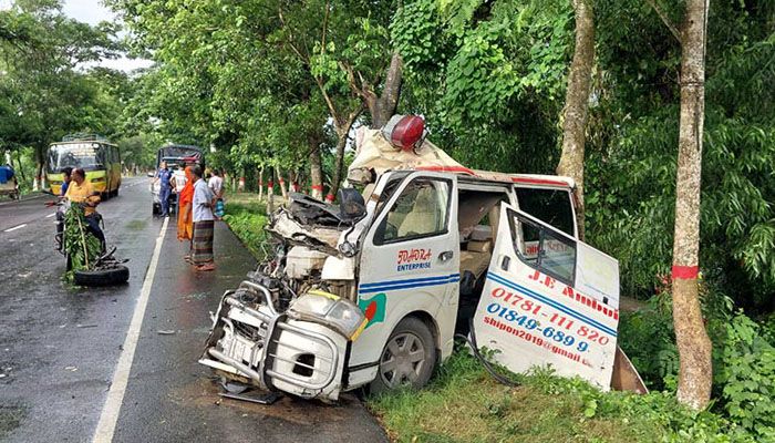 4 Killed in Excavator-Ambulance Collision in Gopalganj