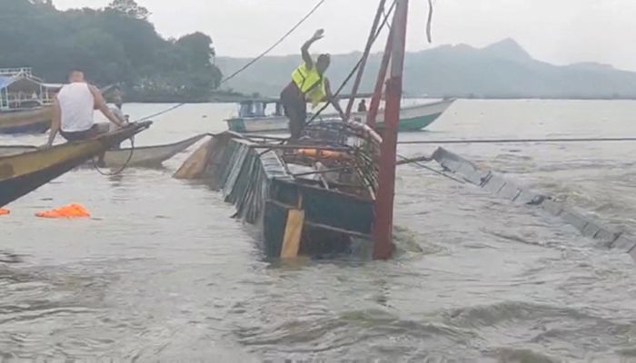 26 Dead in Philippine Boat Accident