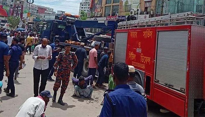 2 Killed in Fire Engine Accident in Narayanganj