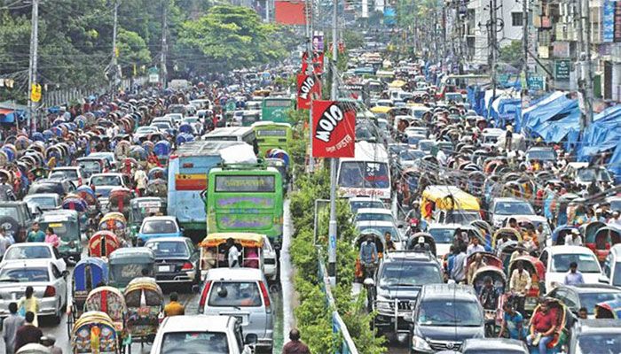 Dhaka Faces Traffic Chokehold as AL, BNP Hold Programs