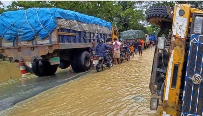 Vehicular movement on Ctg-Cox's Bazar Highway resumes 