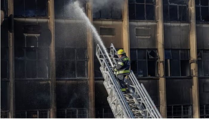 At least 63 killed as fire engulfs five-storey building in Johannesburg
