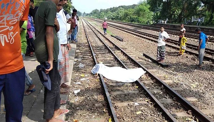 Man Crushed under Train in Narayanganj