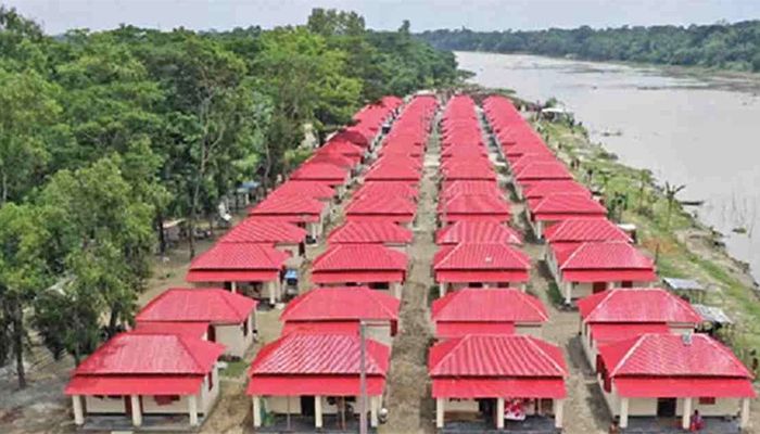 PM Declares 12 More Districts Homeless, Landless Free