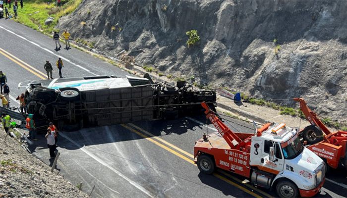 16 Dead after Bus Crashed in Mexico