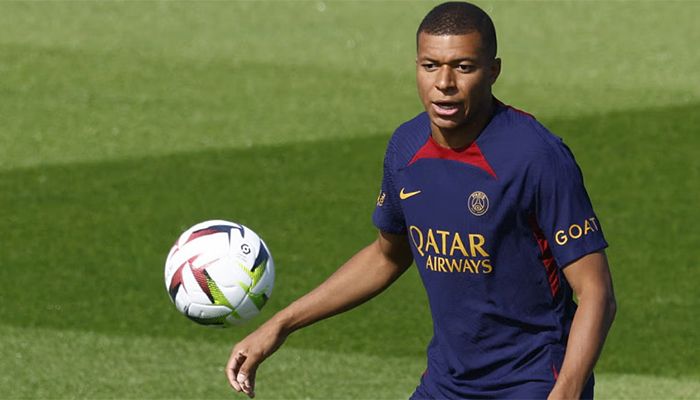 Mbappe Returns to PSG First Team