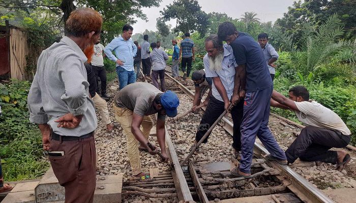 Dhaka-Mymensingh Rail Route Resumes after 18 Hours
