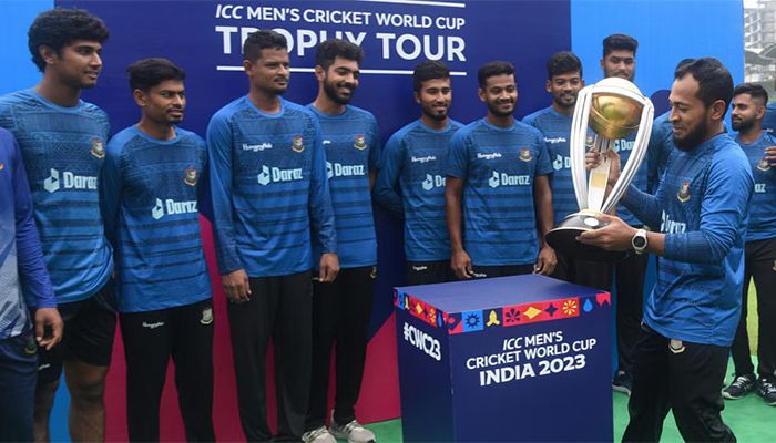 Tigers Meet the World Cup Trophy in Mirpur