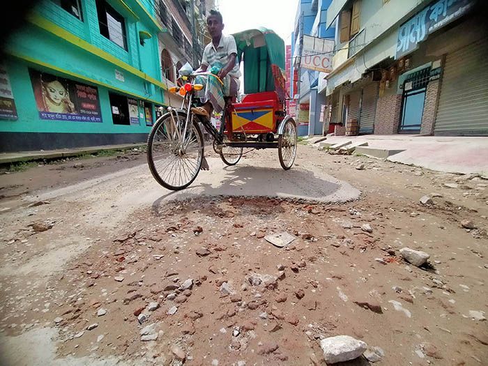 The residents of the city are suffering due to lack of road renovation work for a long time.