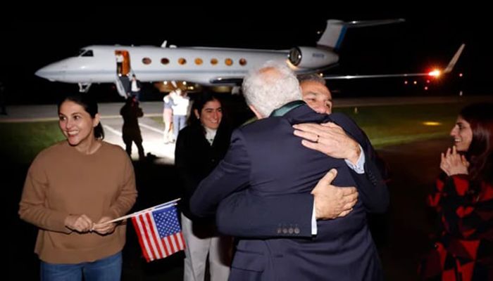The five arrived aboard an executive jet at a military airfield in Fort Belvoir southwest of Washington || Photo: Collected