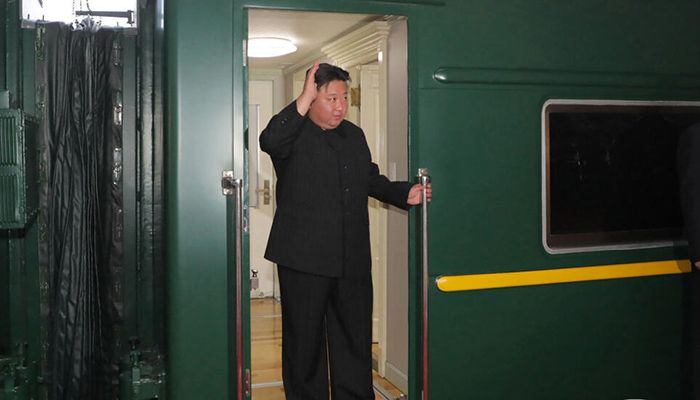 Train Carrying N. Korea's Kim Entered Russia