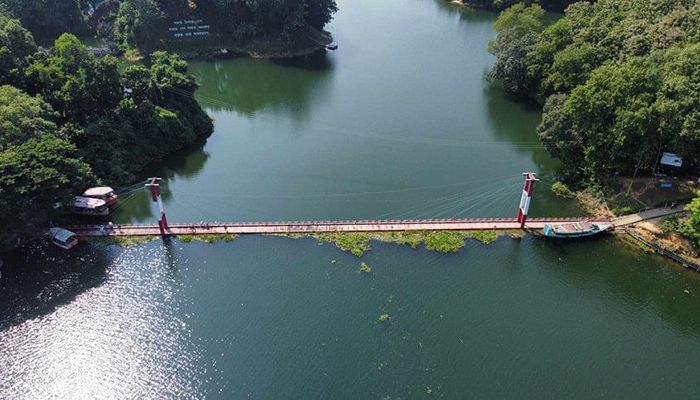 The iconic hanging bridge on the Kaptai Lake || Photo: Collected