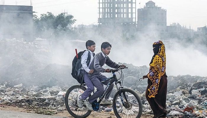Dhaka's Air 'Unhealthy For Sensitive Groups'