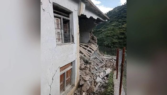 Cracks In Buildings In Nepal After 6.2 Earthquake