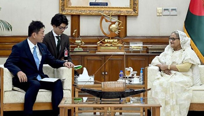 Parliamentary Vice-Minister for Foreign Affairs of Japan Komura Masahiro with Prime Minister Sheikh Hasina || Photo: Collected