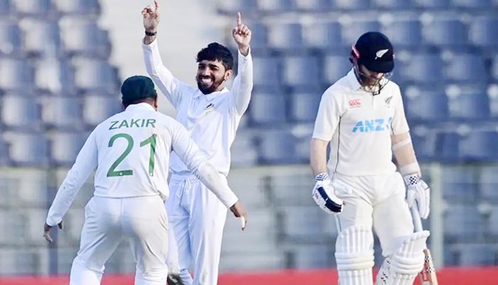 Mominul Twin Strikes, NZ Lead To Just 7