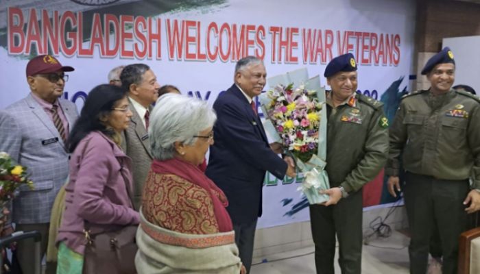 Indian War Veterans Arrive In Dhaka