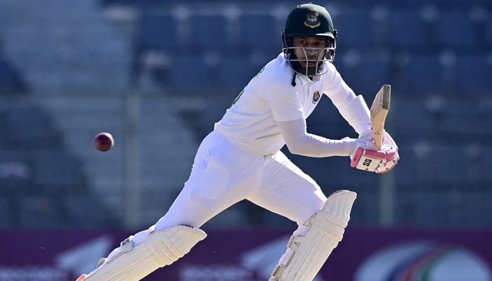 Mushfiqur Rahim Completed a fine fifty on fourth morning || Photo: AFP
