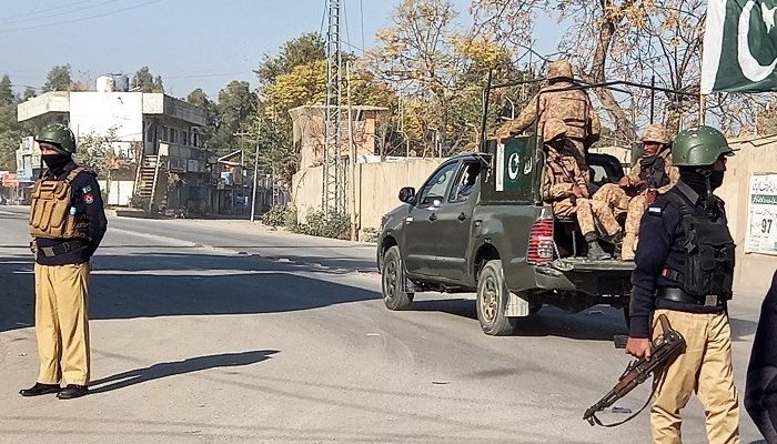 Militants Attack Pakistani Army, 24 Killed
