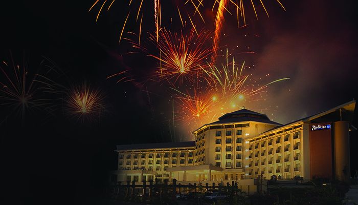 Celebrate New Year In An Extravagant Style at Radisson Blue