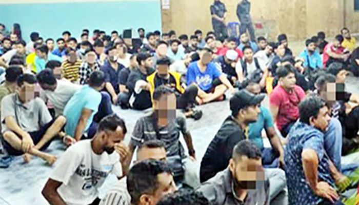 Malaysian Authorities Arrest Illegal Immigrants Including Bangladeshis 