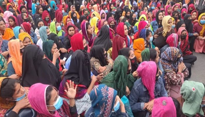 Garment Factory Workers Demonstrating in Gazipur’s Konabari. Photo: Collected