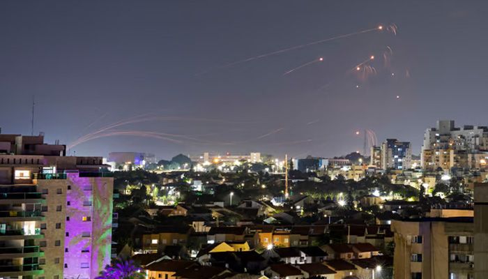 Israel's Iron Dome anti-missile system intercepts rockets launched from the Gaza Strip || Photo: Reuters