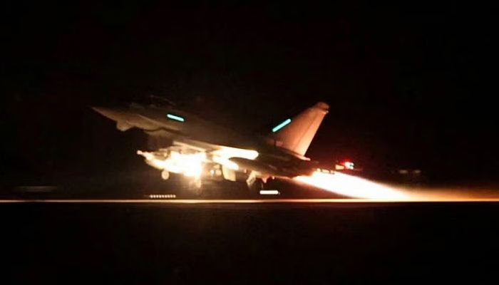 An RAF Typhoon aircraft takes off to join the U.S.-led coalition from RAF Akrotiri to conduct air strikes against military targets in Yemen || Photo: Reuters