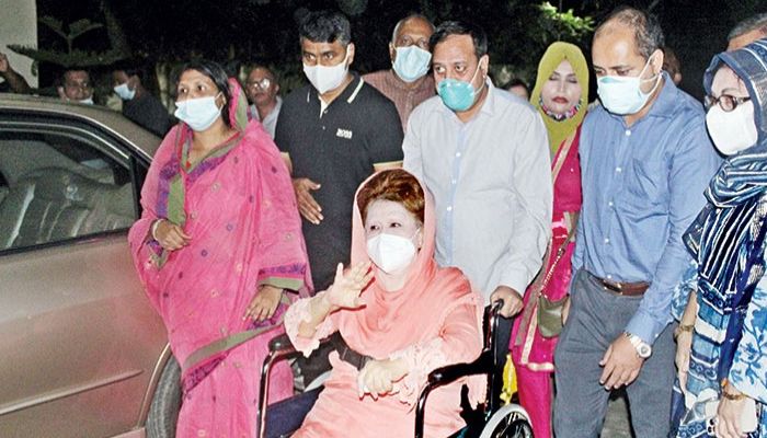 Khaleda Zia at Hospital || Photo: Collected