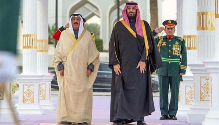 Kuwait's New Emir Makes First Foreign Trip To Saudi