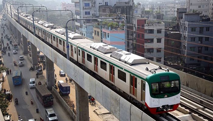 Metro Rail Service Disrupted For 15 Minutes