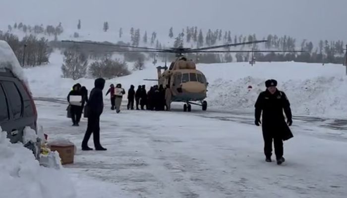 1K Tourists Trapped In Xinjiang