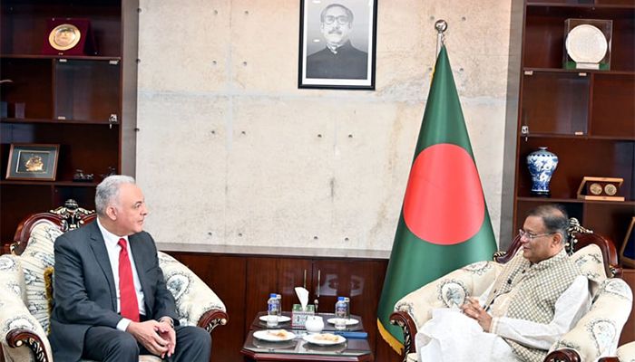 FM Thanks Egypt For Delivering Bangladesh Aid To Gaza