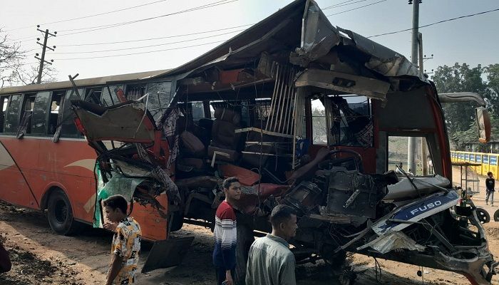 Bus-Lorry Collision Leaves 2 Dead, 4 Injured In Narsingdi