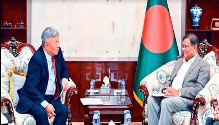 Foreign Minister Dr Hasan Mahmud And South Korean Ambassador To Bangladesh Park Young-sik.Photo: Collected 