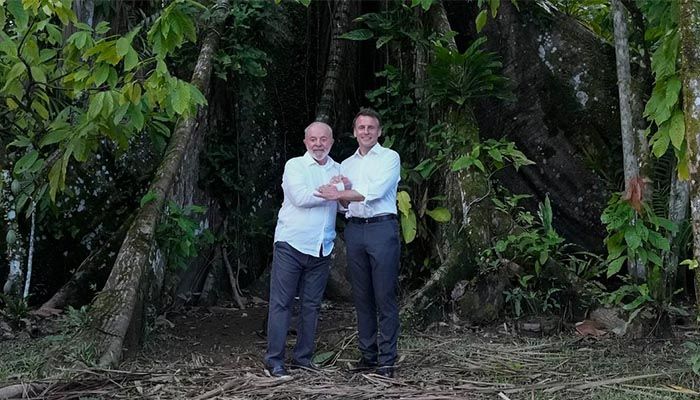 French President Emmanuel Macron with his Brazilian counterpart Luiz Inácio Lula da Silva || Photo: Collected