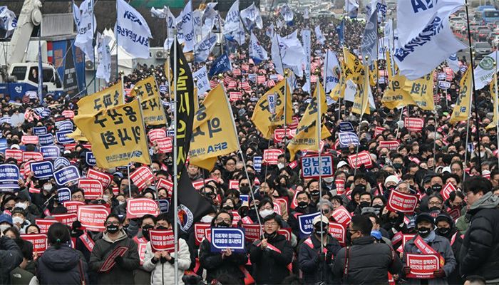 S. Korea To Start Action Against Striking Doctors
