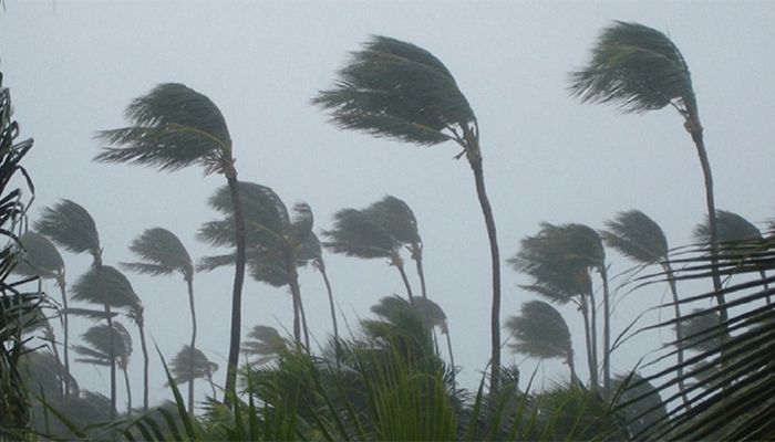 Met Office Issues Warning Of Thunderstorms Across 5 Regions