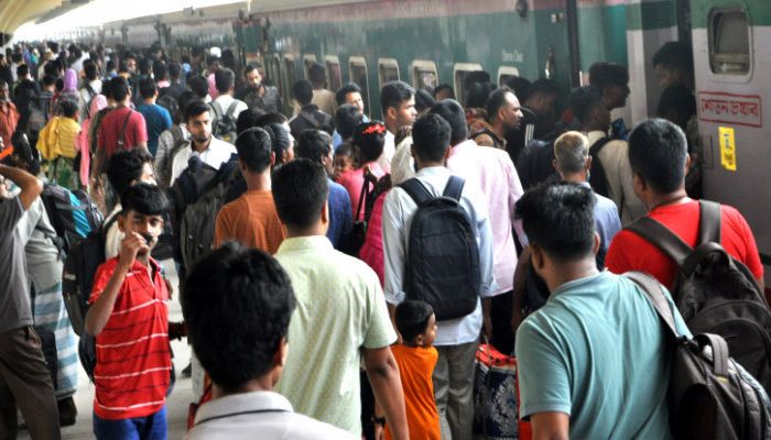 Intense Passenger Pressure At Kamalapur, No Schedule Disaster 