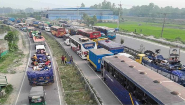 Dhaka-Tangail- Bangabandhu Bridge Highway Under Huge Traffic Congestion