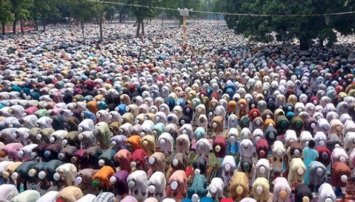 Sholakia Eidgah Sees Record Turnout Of More Than Half Millions