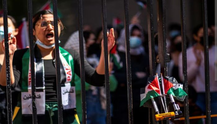 With Palestinian Flags Students Demonstrate Outside Columbia University Campus. Photo: Collected 