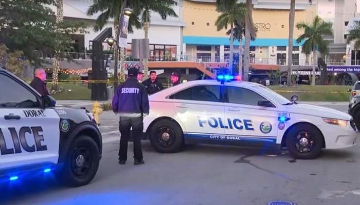 2 Killed, 7 Injured In Shootout At Florida Shopping Mall