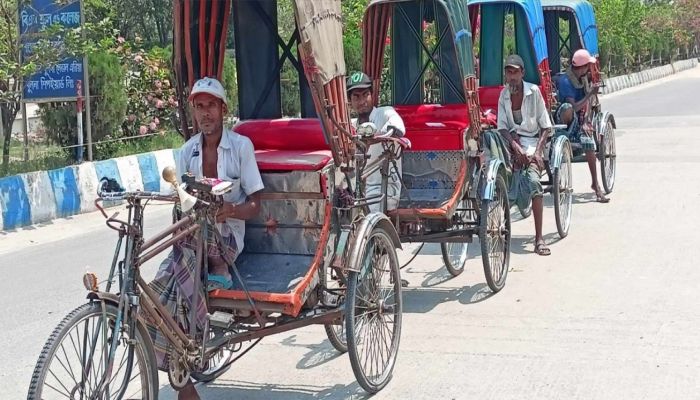Severe Heatwave In Khulna: Day Labourers Forced To Work In Dangerous Conditions