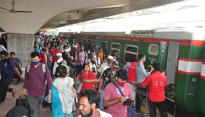 Kamalapur Overcrowded With Eid Trip People 