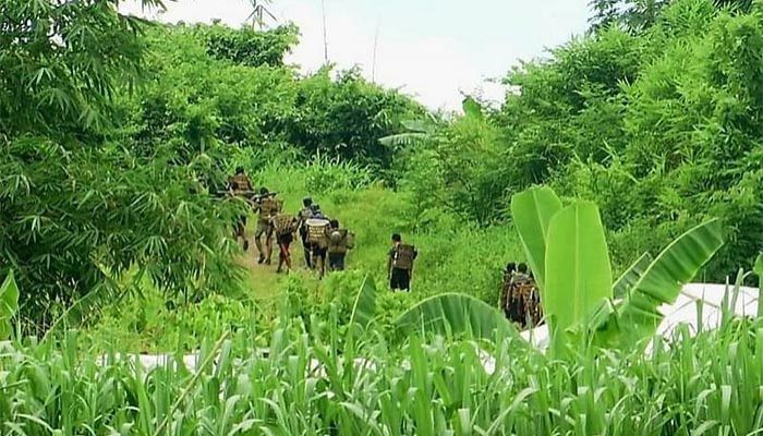 13 More Myanmar BGP Personnel Take Refuge In Bangladesh