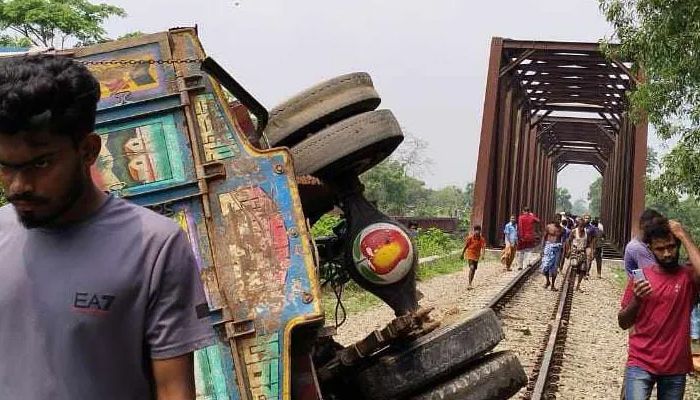 Fatal Train-Truck Collision: Death Toll Rises To 6