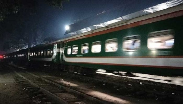 Compartment Of Cox's Bazar Express Derailed From Engine