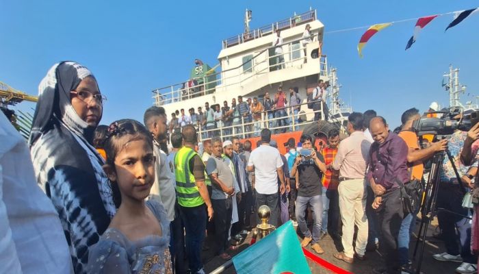 Crew Members Of MV Abdullah Embraced With Families In Ctg Port