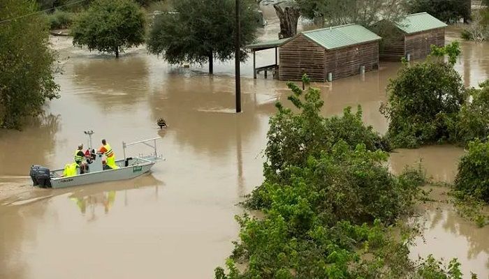 Four Dead As Heavy Rains Lash Texas